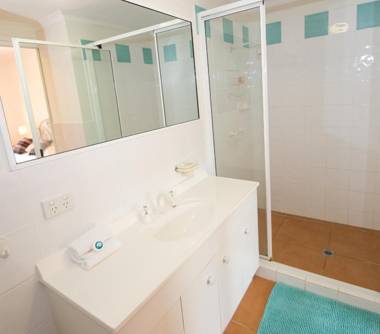 Beach Court - Airlie Beach