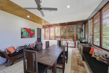 Sandcastles 1770 Motel & Resort