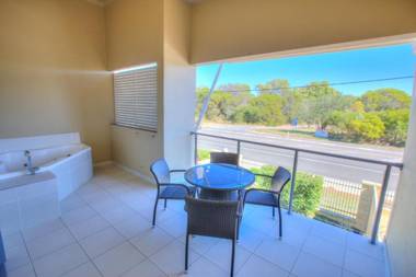 1770 Lagoons Central Apartment Resort