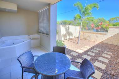 1770 Lagoons Central Apartment Resort