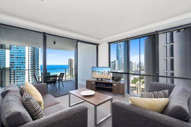 Circle on Cavill - HR Surfers Paradise