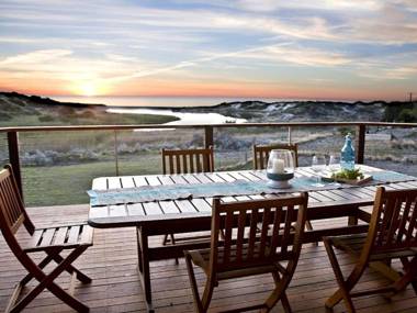 Stones Throw - 26 River View Drive