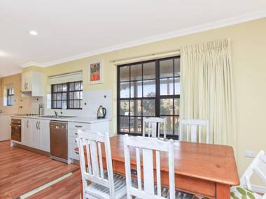 By the Beach - 30 Jetty Road