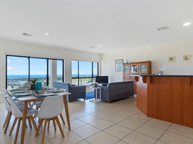 Ticky's Dream - 18 Turnberry Drive