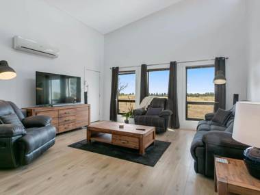 Fairway 1 - 9-19 Troon Drive