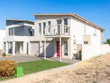 The Red Door - 52 Turnberry Drive