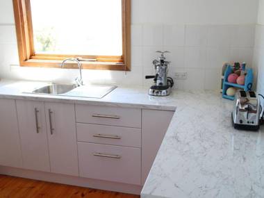 4 Robert Norman Street