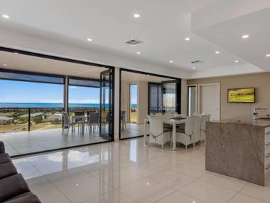 Eagles Nest 6 Huntingdale Drive