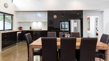 Great Ness Beach House - Pet-Friendly - WiFi - Netflix