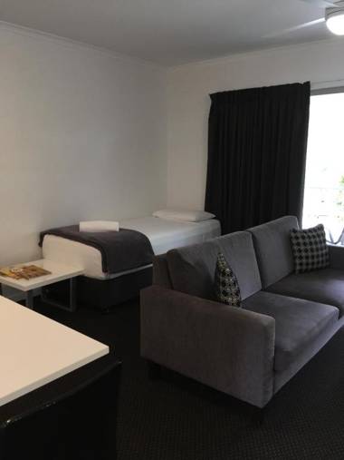 Cooroy Luxury Motel Apartments