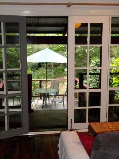 Stone's Throw Cottage Bed and Breakfast