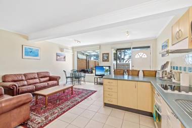 Black Dolphin Waterfront Apartment