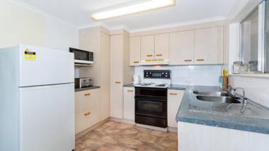 Short Stroll to Surf Beach - North Street Woorim