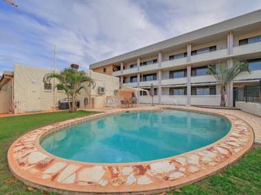 Cleveland Bay Air Motel