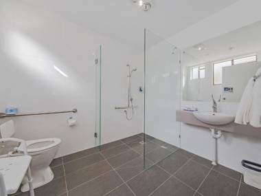 Cleveland Bay Air Motel