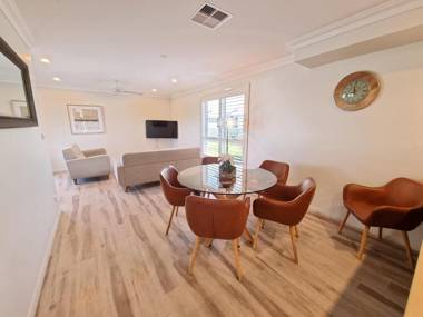 Newcastle Short Stay Accommodation - Adamstown Townhouses