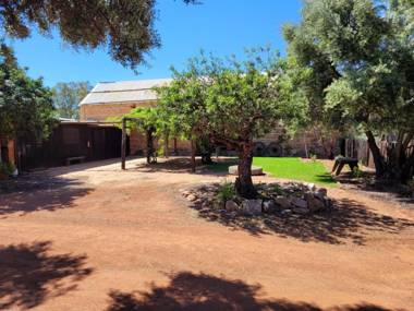 LeVar - Rustic style accommodation with Mod Cons