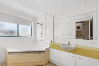 Sunshine Towers Boutique Apartments