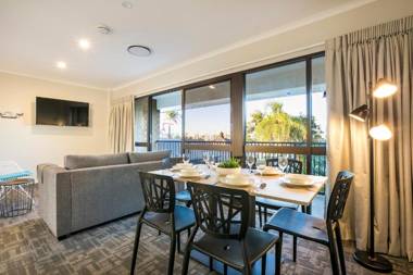 Nightcap at Kawana Waters Hotel