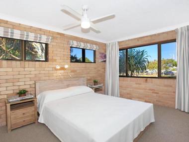 Illawong Inn 4 - Two Bedroom Unit on Mooloolaba Spit