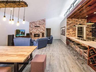 Luxury on Lewis - 6 Lewis Road