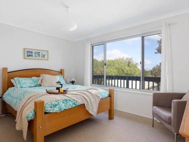 Dolphin Dreaming - 16 Dolphin Avenue