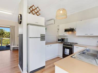 Scenic Shack - 4 Scenic Way