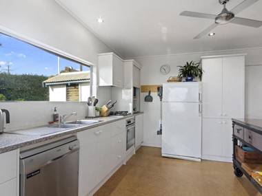 Sandy Feet Retreat - 13 Scenic View Drive