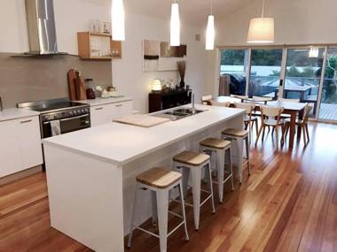 The Sands - Fifth Avenue Sandy Point