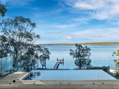 ESTUARY HOUSE Basin View 4pm check out Sundays