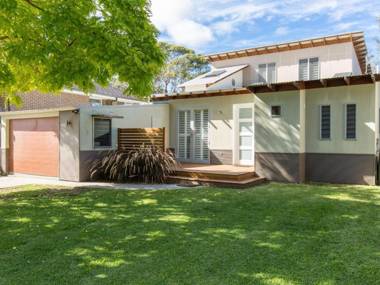 Majestic on Palm Beach Full House 4pm Check Out Sundays