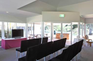 Absolute Beachfront Opal Cove Resort