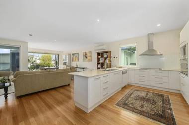 Beachfront by the CC - Family friendly plunge pool steps to the beach