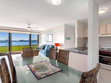 Soldiers Point Road Harbourside Unit 02 07