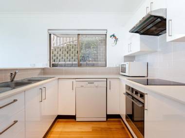 2 'The Pelicans' 53 Soldiers Point Road - ground floor unit on the waterfront