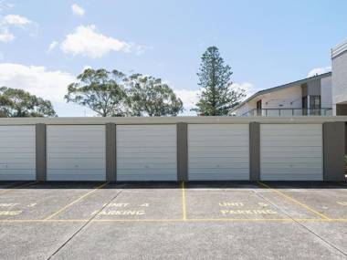 5 'Casuarina's ' 33 Soldiers Point Road - superb waterfront unit