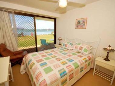 5 'Harbourside' 3-7 Soldiers Point Road - ground floor waterfront unit