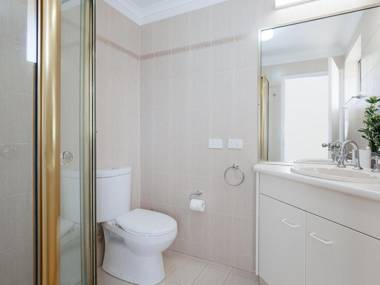 3 'Pelican Sands' 83 Soldiers Point Rd - stunning waterfront unit with magical water views & air conditioning