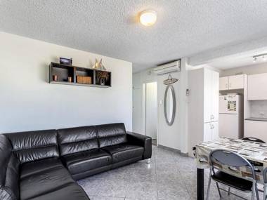 Sunset Court Unit 1/3 Resthaven Avenue