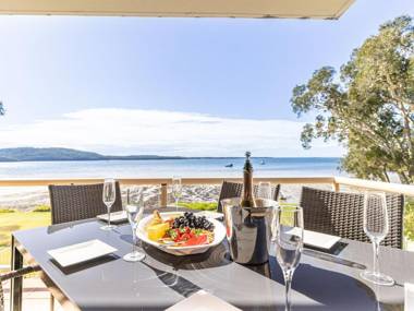 Pelican Sands 2 fantastic waterfront unit with pool and air conditioning