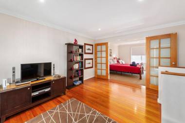 Breakfree Rafferty's Resort