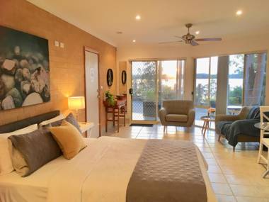 SilverWaters Waterfront Accommodation