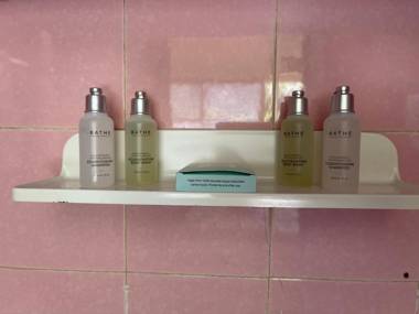 Black Swan Waterfront Motel