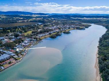 RIVERSIDE STUDIO Minnamurra 4pm check out on Sundays