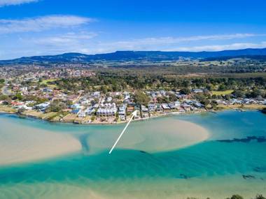 RIVERSIDE STUDIO Minnamurra 4pm check out on Sundays