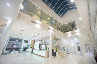 Sfera's Park Suites & Convention Centre