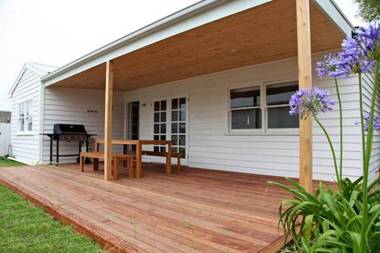 Sorrento Beach Cottages No. 2 - in the heart of Sorrento