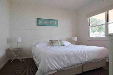 Sorrento Beach Cottages No. 2 - in the heart of Sorrento