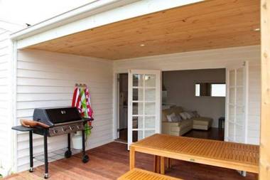 Sorrento Beach Cottages No.1 - in the heart of Sorrento