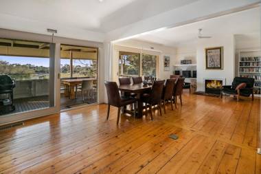 Ellis Cottage Sorrento plus Guest House